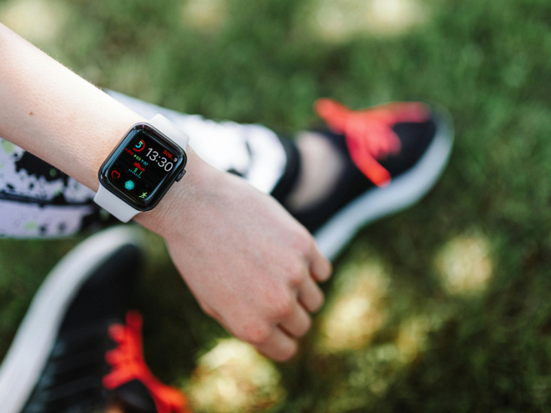 fitness tracking for beginners using step count on smartwatch